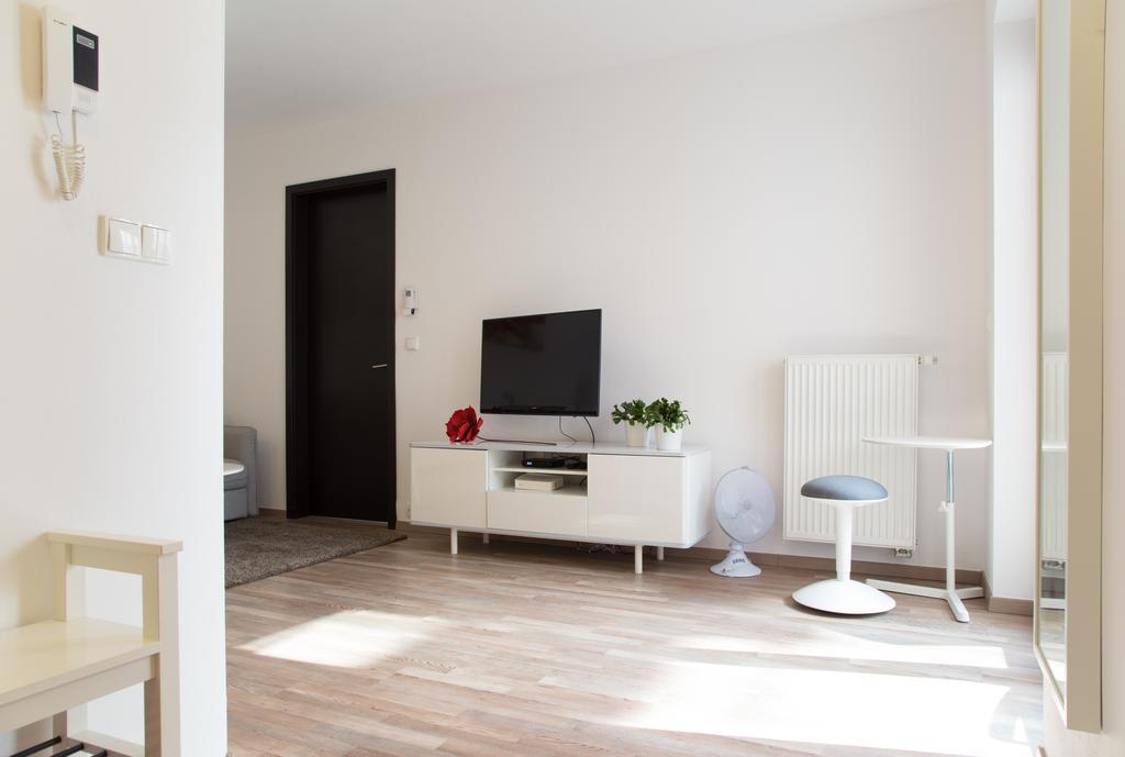 Stay In City Apartment Bastova Bratislava Exterior photo